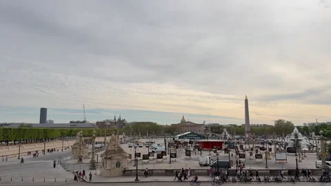 TIMELAPSE | People walking on the Place de la Concorde in Paris Stock Footage 337532668