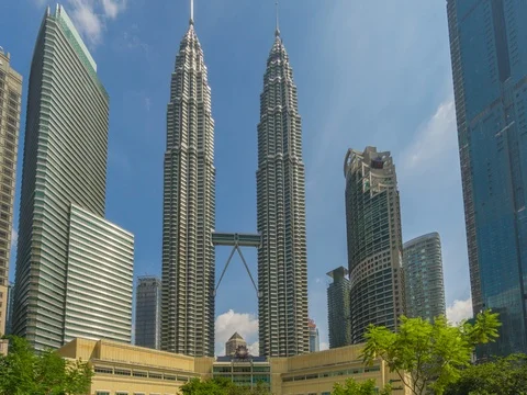 Timelapse of Petronas Twin Tower (KLCC) at noon. Stock Footage 78084374