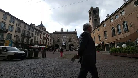 Timelapse in Piazza Vecchia Stock Footage 76104239