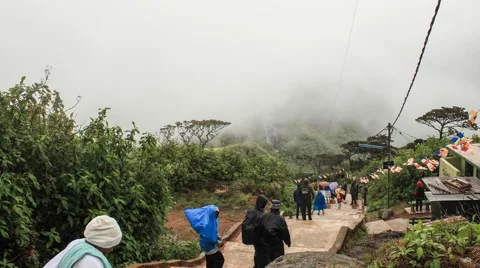 Timelapse of pilgrims going down from Adam's peak. Sri Lank Stock Footage 61785914