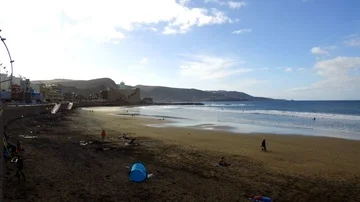 Timelapse of Playa de la Canteras beach in Las Palmas Gran Canaria Spain Video stock 86070120