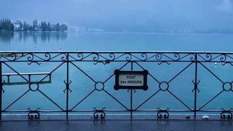 Timelapse Pont des Amours 4K Ultra HD - A N N E C Y - Video stock 84870125
