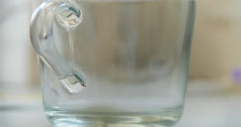 Timelapse of the process of pouring boiling water and preparing delicious tea Stock-Footage 129600994