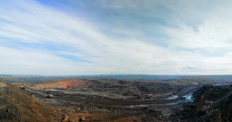 Timelapse quarry coal mining Stockbeeldmateriaal 122076184