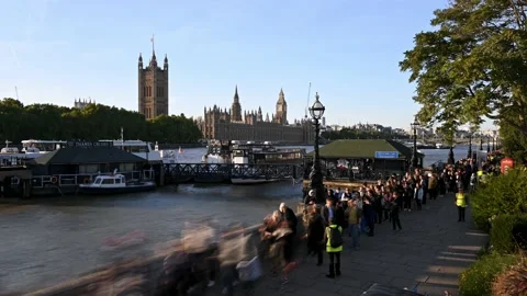 TIMELAPSE of The Queue to see The Queen lying in state Stock Footage 213546131