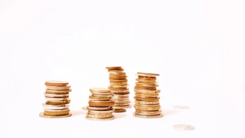 Timelapse with raising and decreasing stacks of coins 库存影片 86458178