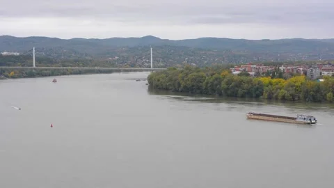 Timelapse of reduced river traffic due to Covid-19 Video stock 145022946