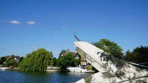 Timelapse of river thames on sunny day busy with tourists and boats 4k Stock Footage 106784383