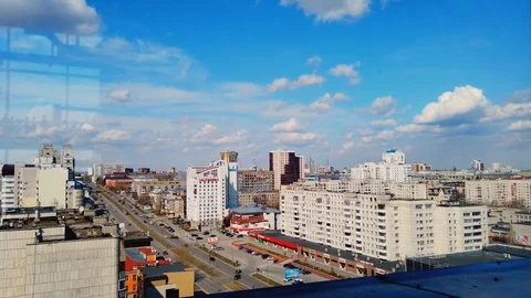 Timelapse of road and streets, decrease in traffic and business activity during Stockbeeldmateriaal 128346417