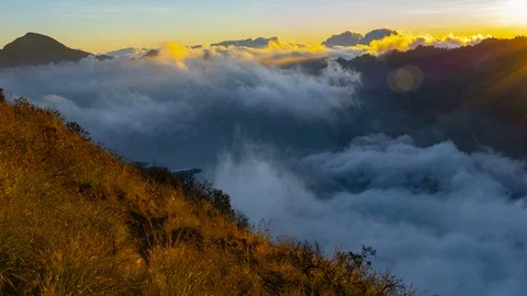 Timelapse of  rolling clouds 스톡 동영상 99807651