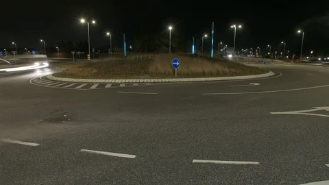 Timelapse of roundabout during the night Stock-Footage 87730568