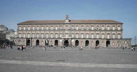 Timelapse of Royal Palace of Naples 库存影片 128372739