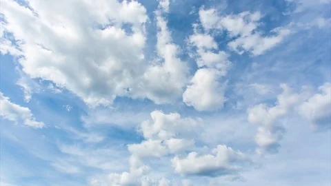 Timelapse of the running clouds. Vídeos de archivo 78151036
