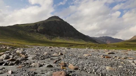 Timelapse of running clouds in the mountains Video stock 168932026