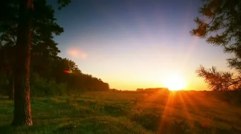 Timelapse. rural landscape at sunset. Vídeos de archivo 9314475