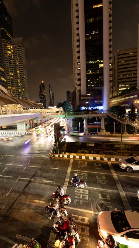 Timelapse of rush hour traffic in central bangkok in vertical Video stock 308974645