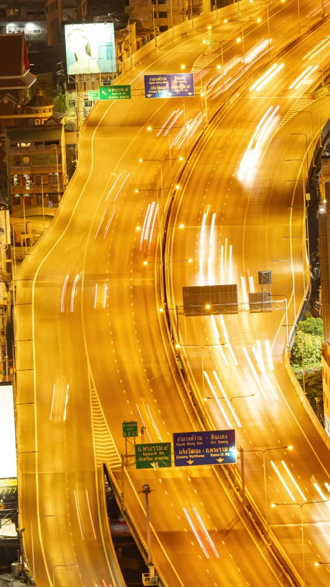 Timelapse of rush hour traffic in central bangkok in vertical Video stock 319427269
