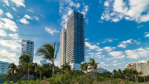 Timelapse of the Setai Hotel skyscraper building Miami beach, Clouds in the sky. Video stock 100840958