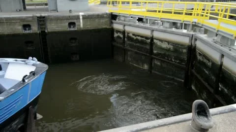 Timelapse of ship in sluice Stock-Footage 21843331