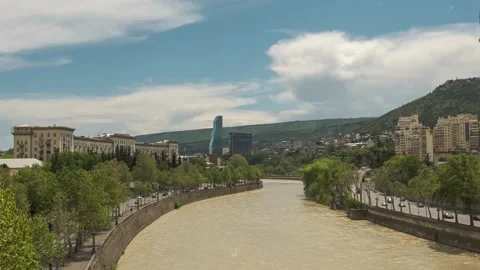 Timelapse shooting of Kura river. View from Tamar Mepe bridge in Tbilisi,Georgia 스톡 동영상 130493959
