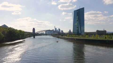 Timelapse Shot Flight Along The Main River In Frankfurt City During The Day 스톡 동영상 142205673
