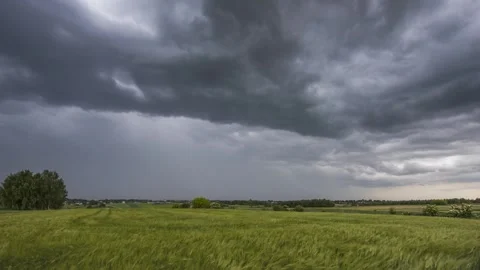 Timelapse showing approaching storm clouds condensing Stock Footage 301431252