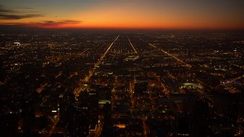 Timelapse showing the city of chicago while the sun in going down Video stock 103291175