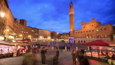 Timelapse in Siena of Tourists in Campo Square with Christmas decorations Stock Footage 71199977