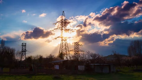 Timelapse silhouette of high voltage electrical pole structure Vidéo 169372109
