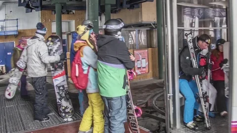 Timelapse with skiers who get in the cable cars to go on the slopes of Stock Footage 71065177