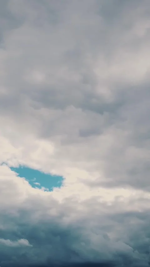 Timelapse, the sky before a thunderstorm. thunder clouds are running, gathering Stock Footage 323288030