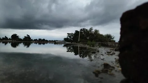 Timelapse of Sky with Water Reflection Like Natural Mirror 스톡 동영상 315337968