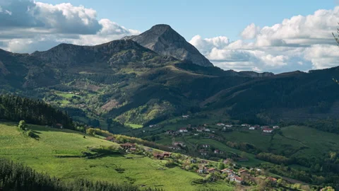 Timelapse of small town in Basque Country, Aramaio and Anboto 스톡 동영상 152913386