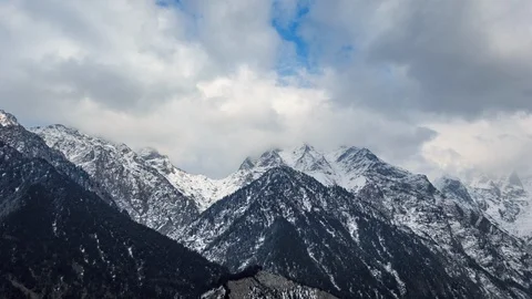 Timelapse of Snowy Clouds Video stock 106699808