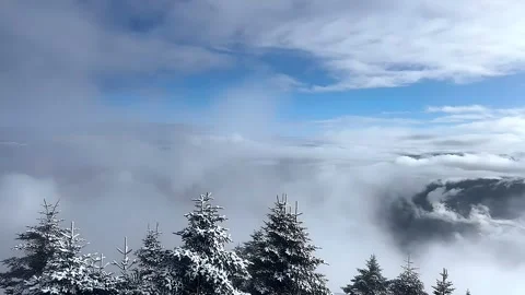 Timelapse of Snowy Peaks and Cloud Sea in the High Mountains of Sichuan, China Vídeo Stock 336647203