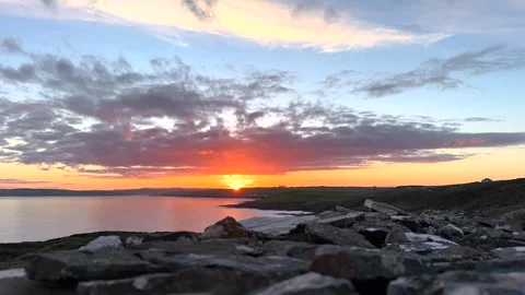 Timelapse of a spring sunset on the Wild Atlantic Way Ireland Vídeos de archivo 333635093