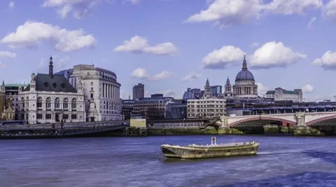 Timelapse of St Paul cathedral and Blackfriars bridge Stock Footage 51148555