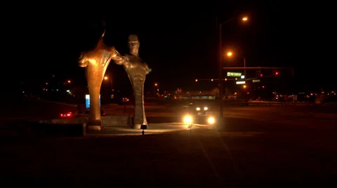 Timelapse of Statue with Traffic 스톡 동영상 30559418