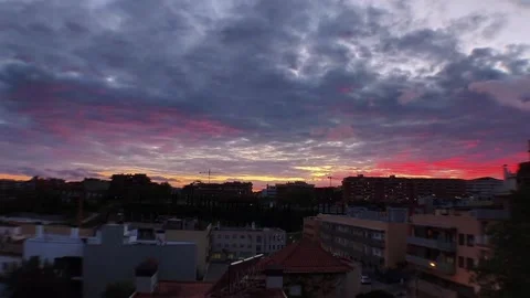 Timelapse of Storm Clouds from Blue Hour to Night with Orange Sky Vídeo Stock 332677025