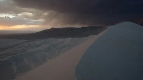 Timelapse Storm Over Death Valley Sand Dunes Vidéo 266897161