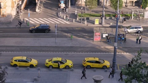 A timelapse of the streets of Budapest Stock-Footage 117694359