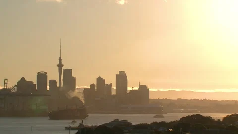 Timelapse of sun beginning to set on Auckland Harbour 스톡 동영상 164699735