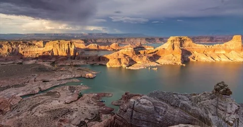 Timelapse of sun casting shadows at Alstrom point on Lake Powell Stock Footage 78596517