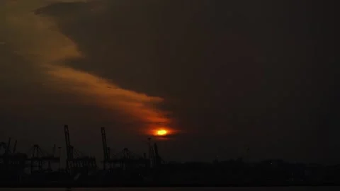 Timelapse of a sun setting down to dark Stock-Footage 131756374
