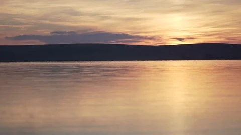 Timelapse of the sunrise over the river Video stock 124857258