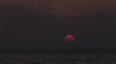 Timelapse of sunset behind clouds Stock-Footage 480317