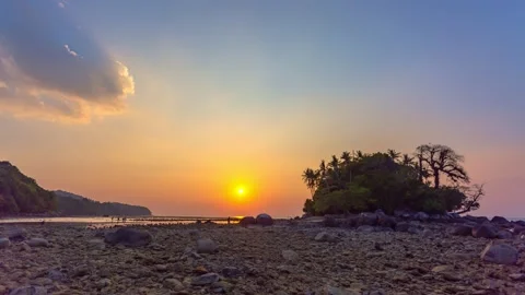 Timelapse sunset in the channel of Koh Pling 스톡 동영상 148666903