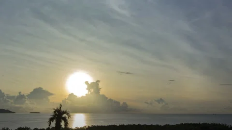 Timelapse sunset with cloud bank rolling in Stock Footage 148084224