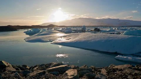 Timelapse of sunset in glaciar Stock Footage 115080092