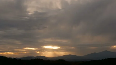 Timelapse sunset in Mexico over mountains with sun beams Stock Footage 62837882